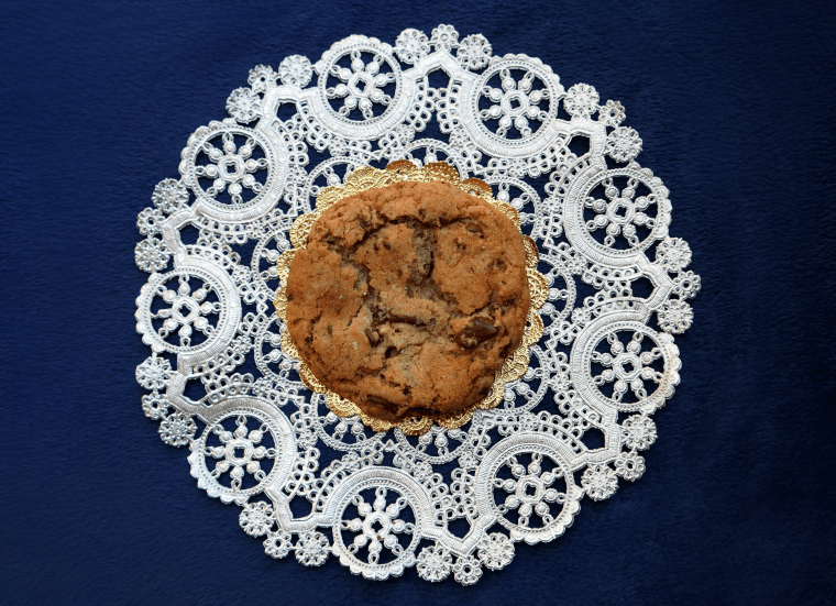 You can tell from the multiple doilies that this is a very important cookie.